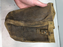 Charger l&#39;image dans la galerie, Original WW2 Canadian Army 37 Pattern Bren Pouch - Used Condition
