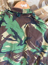 Charger l&#39;image dans la galerie, Genuine British Army 1968 Pattern DPM Combat Smock - Size 2 - 38&quot; Chest
