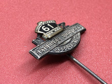 Load image into Gallery viewer, Original WW1 New Zealand Army Returned Service Association Pin Badge
