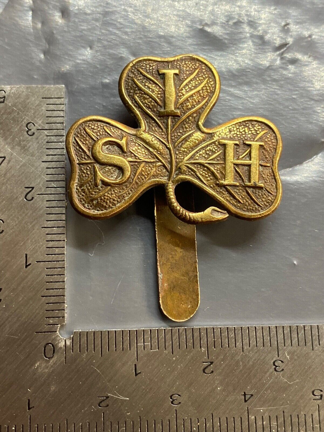Original British Army WW1  Southern Irish Horse Regiment Cap Badge