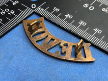 Load image into Gallery viewer, Original WW2 British Army Devonshire Regiment (DEVON) Brass Shoulder Title
