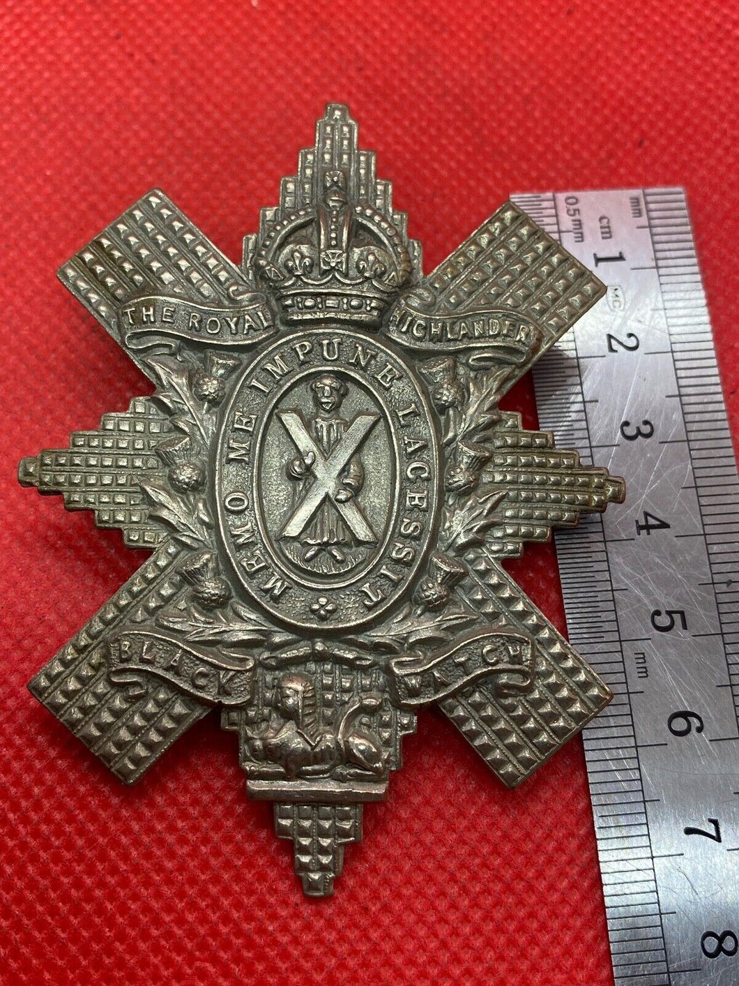 Original WW1 / WW2 British Army Royal Highlanders Black Watch Regiment Cap Badge