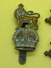 Load image into Gallery viewer, Original British Army WW1 Royal 1st Devon Yeomanry Cap &amp; Collar Badges
