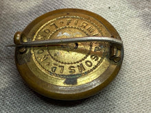 Lade das Bild in den Galerie-Viewer, Original British Army The Royal Welsh Fusiliers Brass Button Brooch

