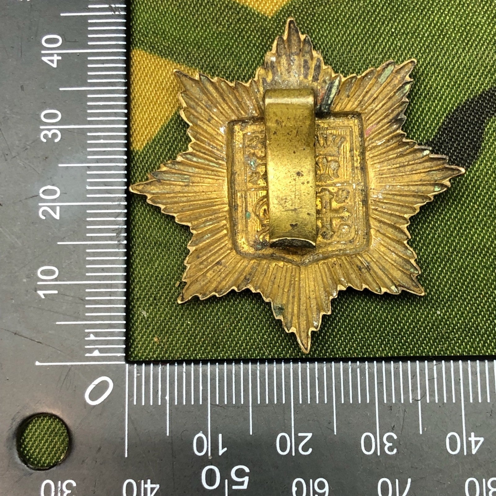 Original WW2 British Cap Badge - Kensington Regiment (Princess Louise's) - The Militaria Shop
