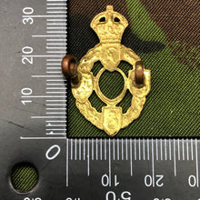 Charger l&#39;image dans la galerie, Original British Army WW2 Collar Badge - REME Electrical Mechanical Engineers - The Militaria Shop
