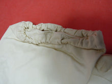 Load image into Gallery viewer, Original WW2 British Army Gunners Winter White Gloves - Dated 1941
