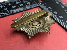 Charger l&#39;image dans la galerie, Genuine British Army Cheshire Regiment Cap Badge
