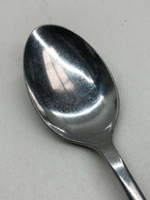 Lade das Bild in den Galerie-Viewer, Original British Army Officers Mess Spoon - Vietnam War - 1965 Dated
