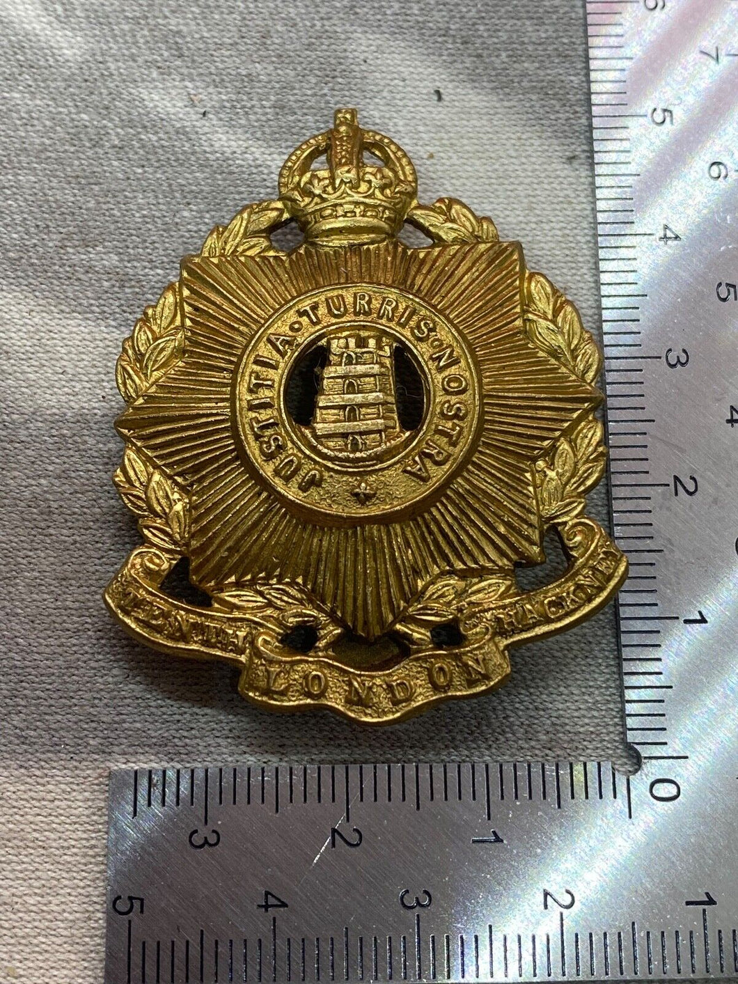 WW1 British Army 10th London Hackney Regiment Cap Badge