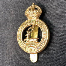 Load image into Gallery viewer, Original WW2 British Army Cap Badge - Hertfordshire Regiment - The Militaria Shop
