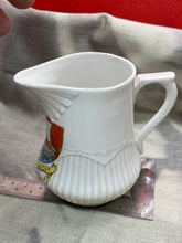 Lade das Bild in den Galerie-Viewer, Original Vintage Crested China Ware Cup - Isle of Wight
