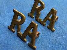 Load image into Gallery viewer, Original WW1 / WW2 British Army Royal Artillery RA Brass Shoulder Titles Pair
