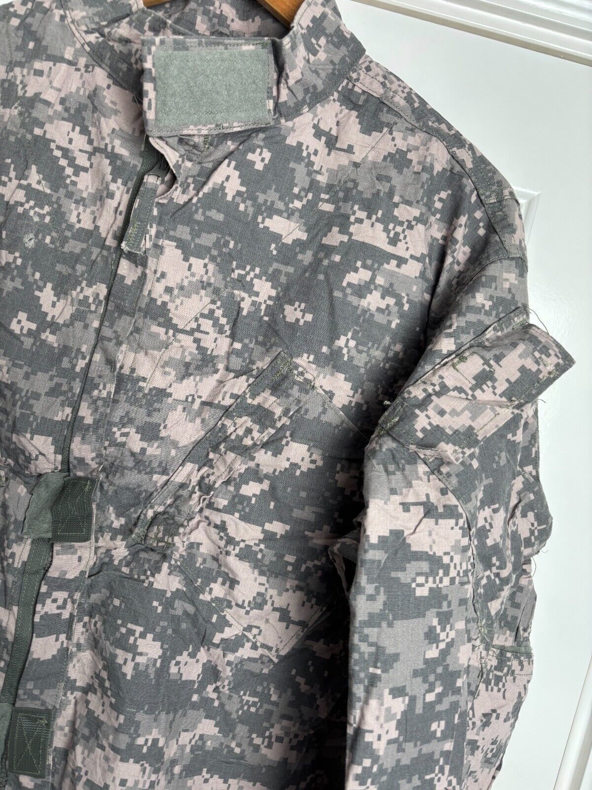 Surplus US Army ACU Combat Uniform Jacket-Large Regular - The Militaria Shop