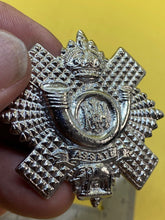 Charger l&#39;image dans la galerie, Original British Army Highland Light Infantry Current Issue Cap Badge
