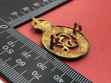 Load image into Gallery viewer, Original WW1 British Army Cap Badge - Royal Horse Guards
