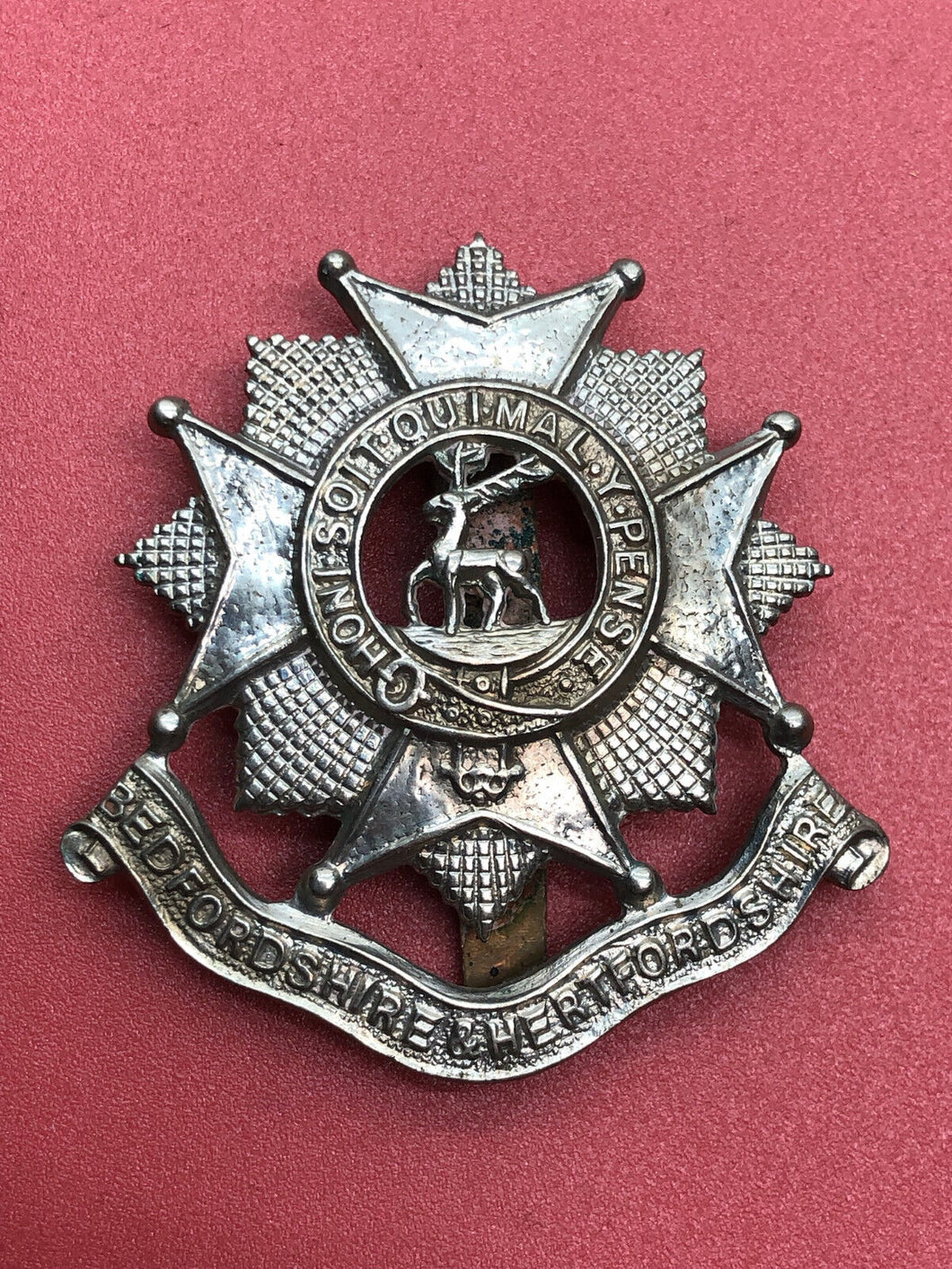 Original WW2 British Army Cap Badge - Bedfordshire & Hertfordshire Regiment