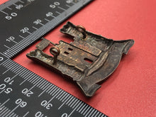 Load image into Gallery viewer, Original WW1 British Army 6th Inniskilling Dragoons Cap Badge
