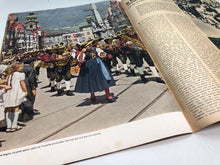 Load image into Gallery viewer, Original Dutch Language WW2 Propaganda Signaal Magazine - No.19 1943
