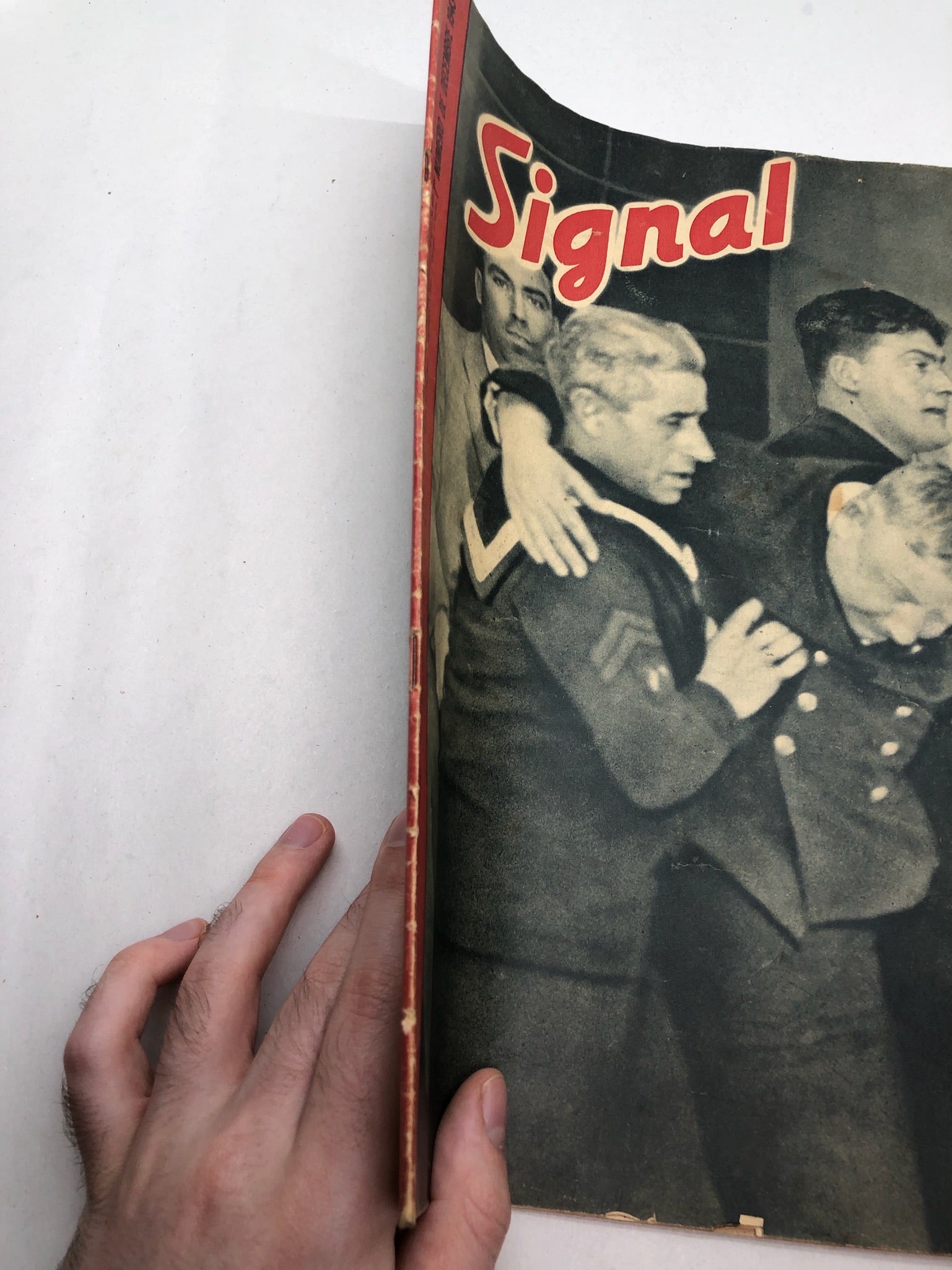 Original French Language WW2 Propaganda Signal Magazine - No.23 1943 - The Militaria Shop