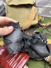 Lade das Bild in den Galerie-Viewer, Original WW2 British Army 1940 Dated Matching Gas Mask Respirator Set
