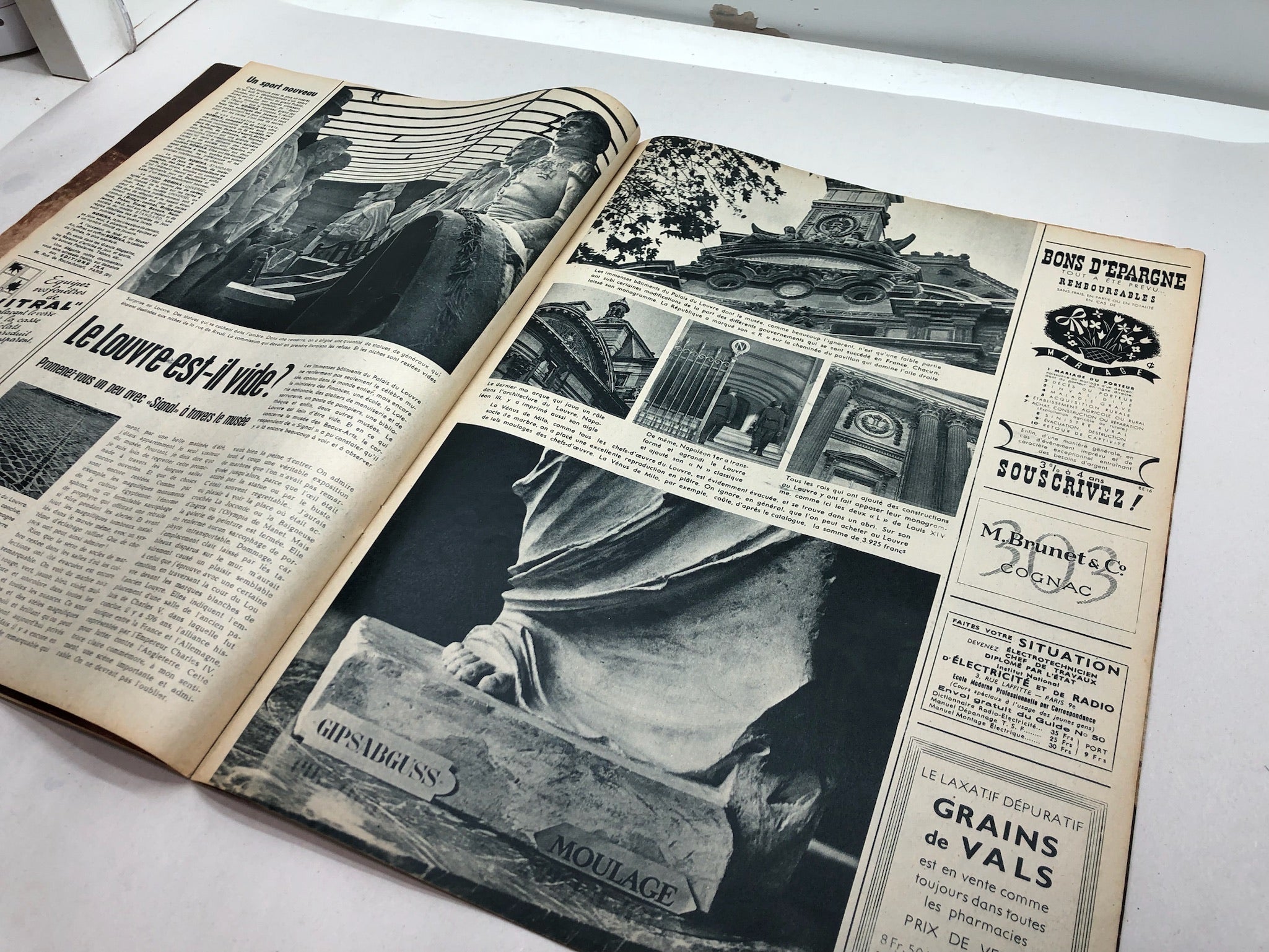 Original French Language WW2 Propaganda Signal Magazine - No.23 1943 - The Militaria Shop