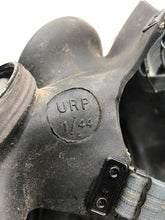 Charger l&#39;image dans la galerie, Original WW2 British Army Assault Gas Mask Set
