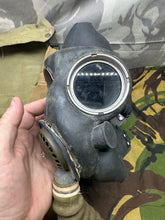 Lade das Bild in den Galerie-Viewer, Original WW2 British Army 1940 Dated Matching Gas Mask Respirator Set
