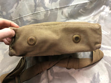 Load image into Gallery viewer, Original WW2 British Army Soldiers GSR Gas Mask Set in Bag
