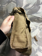 Load image into Gallery viewer, Original WW2 British Army Soldiers GSR Gas Mask Set in Bag
