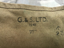 Load image into Gallery viewer, Original WW2 British Army Soldiers GSR Gas Mask Set in Bag
