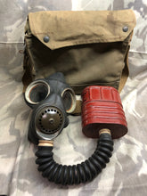 Load image into Gallery viewer, Original WW2 British Army Soldiers GSR Gas Mask Set in Bag
