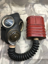 Load image into Gallery viewer, Original WW2 British Army Soldiers GSR Gas Mask Set in Bag
