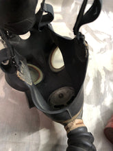 Load image into Gallery viewer, Original WW2 British Army Soldiers GSR Gas Mask Set in Bag
