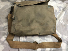 Load image into Gallery viewer, Original WW2 British Army Soldiers GSR Gas Mask Set in Bag
