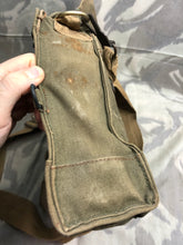 Load image into Gallery viewer, Original WW2 British Army Soldiers GSR Gas Mask Set in Bag
