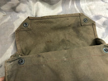 Load image into Gallery viewer, Original WW2 British Army Soldiers GSR Gas Mask Set in Bag
