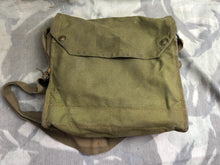 Load image into Gallery viewer, Original WW2 British Army Soldiers GSR Gas Mask Set in Bag
