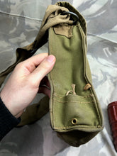 Load image into Gallery viewer, Original WW2 British Army Soldiers GSR Gas Mask Set in Bag
