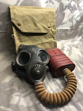 Load image into Gallery viewer, Original WW2 British Army Soldiers GSR Gas Mask Set in Bag
