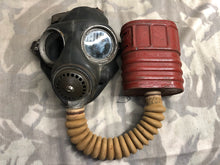 Load image into Gallery viewer, Original WW2 British Army Soldiers GSR Gas Mask Set in Bag
