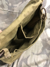 Load image into Gallery viewer, Original WW2 British Army Soldiers GSR Gas Mask Set in Bag
