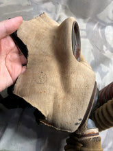 Load image into Gallery viewer, Rare T-Mic WW2 British Army Soldiers GSR Gas Mask Set in Bag
