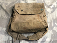 Load image into Gallery viewer, Rare T-Mic WW2 British Army Soldiers GSR Gas Mask Set in Bag
