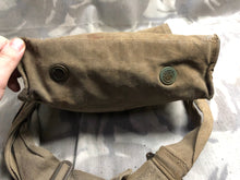 Load image into Gallery viewer, Rare T-Mic WW2 British Army Soldiers GSR Gas Mask Set in Bag
