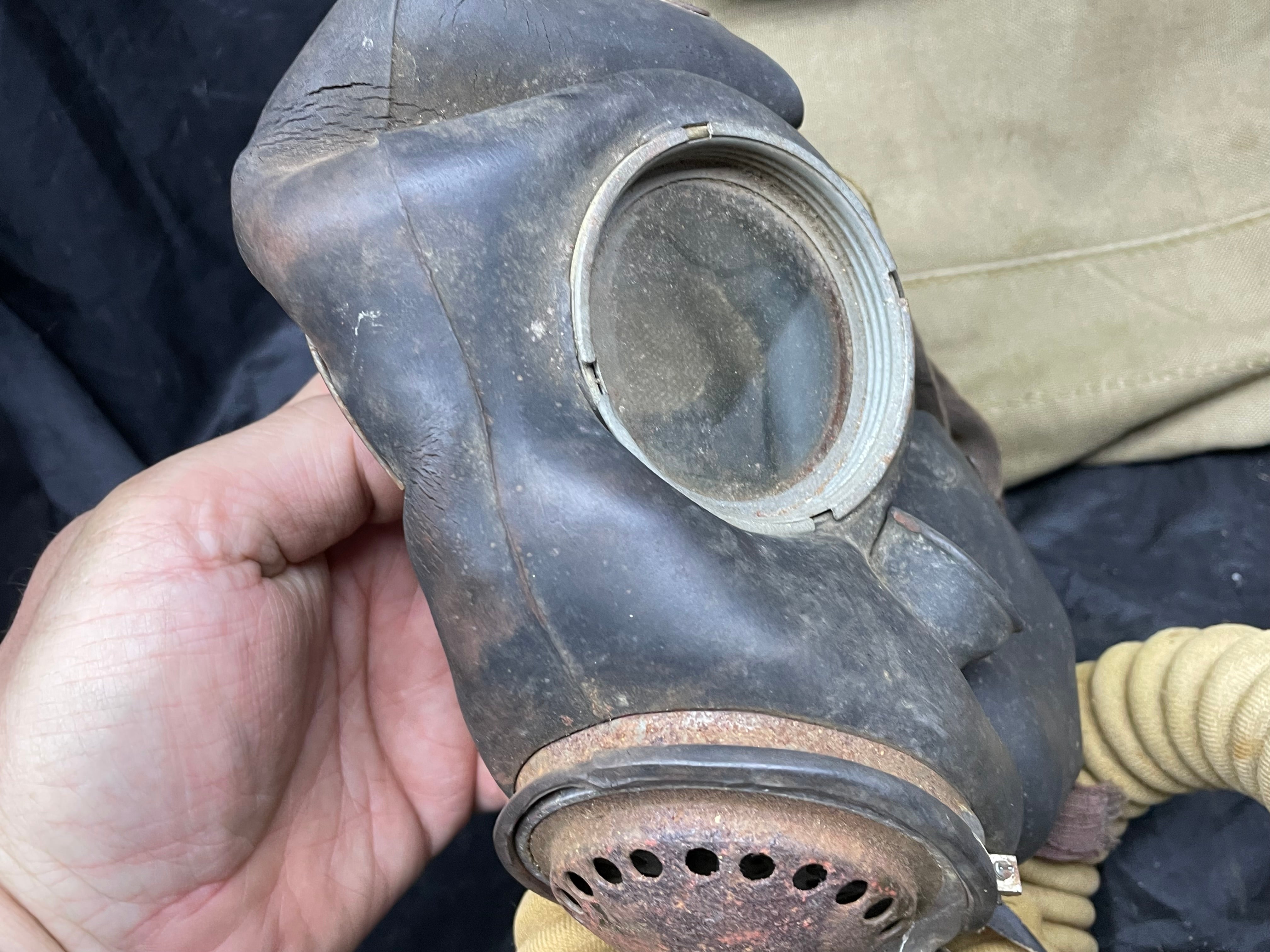 Original WW2 British Army Long-Hose Gas Mask with Bag - The Militaria Shop