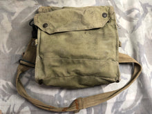 Load image into Gallery viewer, Original WW2 British Army Soldiers GSR Gas Mask Set in Bag
