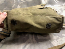 Load image into Gallery viewer, Original WW2 British Army Soldiers GSR Gas Mask Set in Bag
