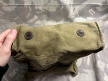 Load image into Gallery viewer, Original WW2 British Army Soldiers GSR Gas Mask Set in Bag
