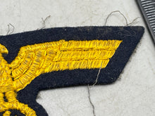 Charger l'image dans la galerie, Original WW2 German Kriegsmarine Breast Eagle in Great Condition.
